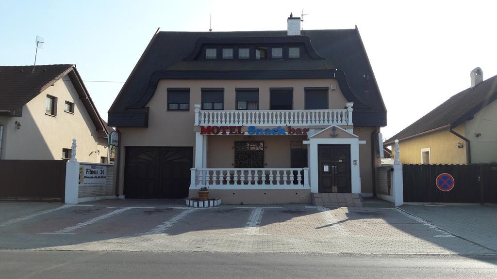 Motel Kotva Ivanka pri Dunaji Bagian luar foto