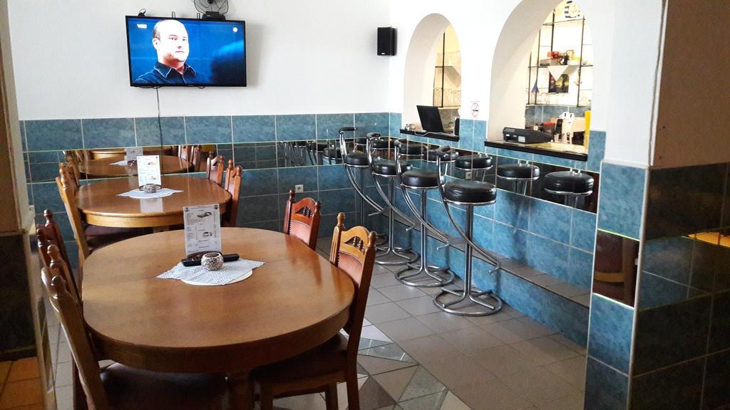 Motel Kotva Ivanka pri Dunaji Bagian luar foto