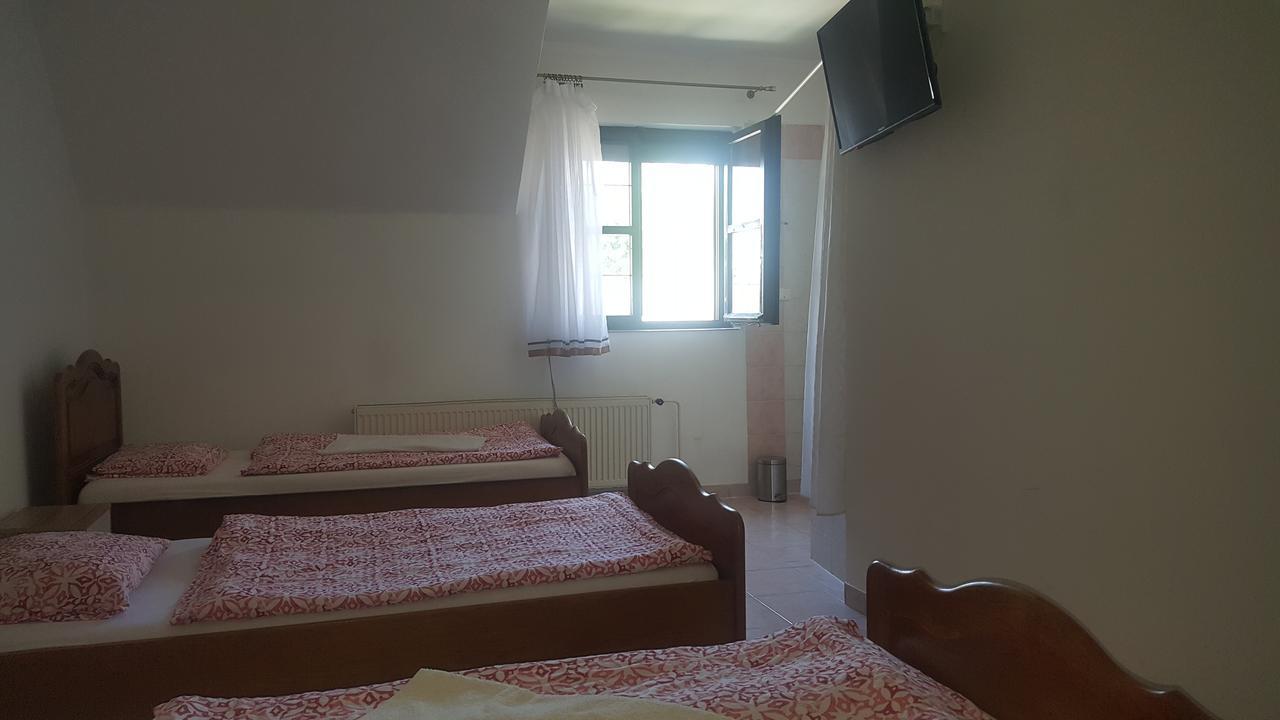 Motel Kotva Ivanka pri Dunaji Bagian luar foto